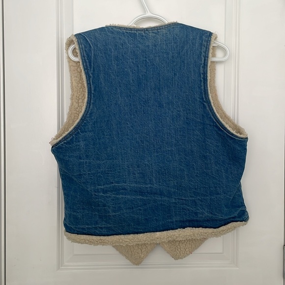 Vintage Levi’s Sherpa Vest - Picture 3 of 4